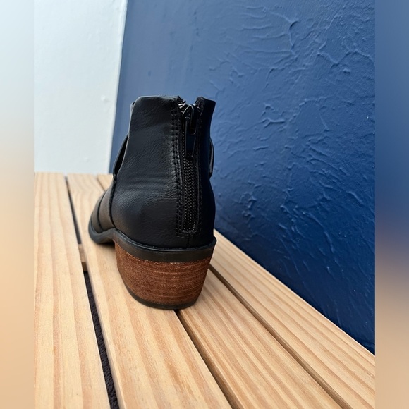 b.o.c. Women's Size 7M, Lucy Boot Black - Picture 9 of 13